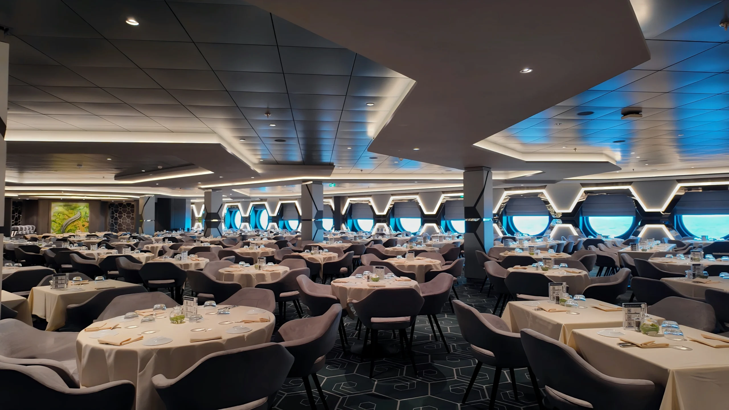 Esagonon Main Dining Room MSC World America