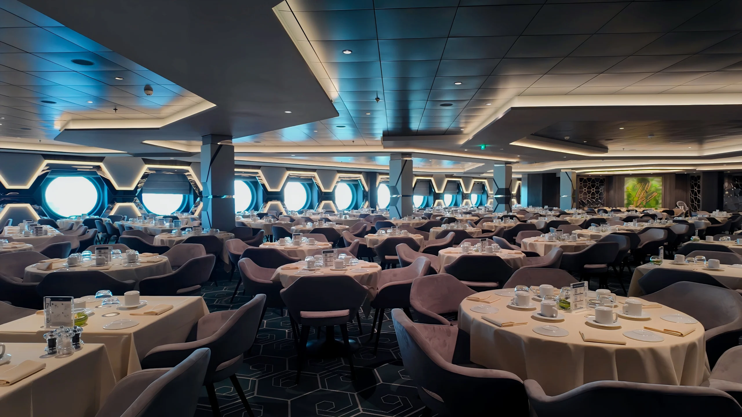 Hexagon Main Dining Room MSC World America