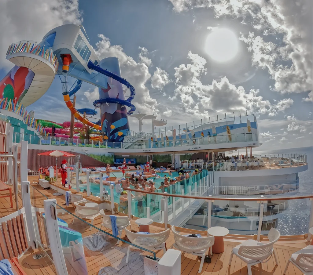 The Hideaway suspended infinity pool on Star of the Seas