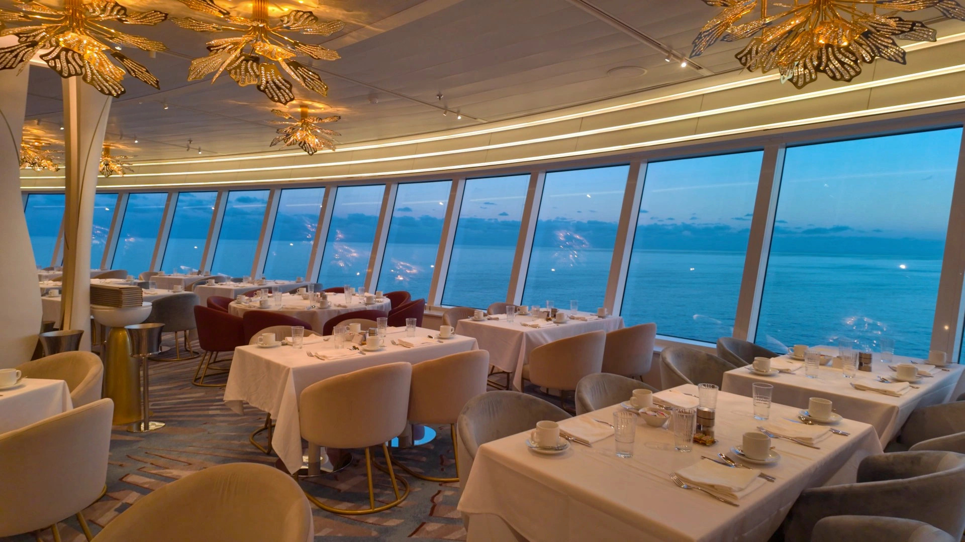 Hudson Dining Room Norwegian Luna