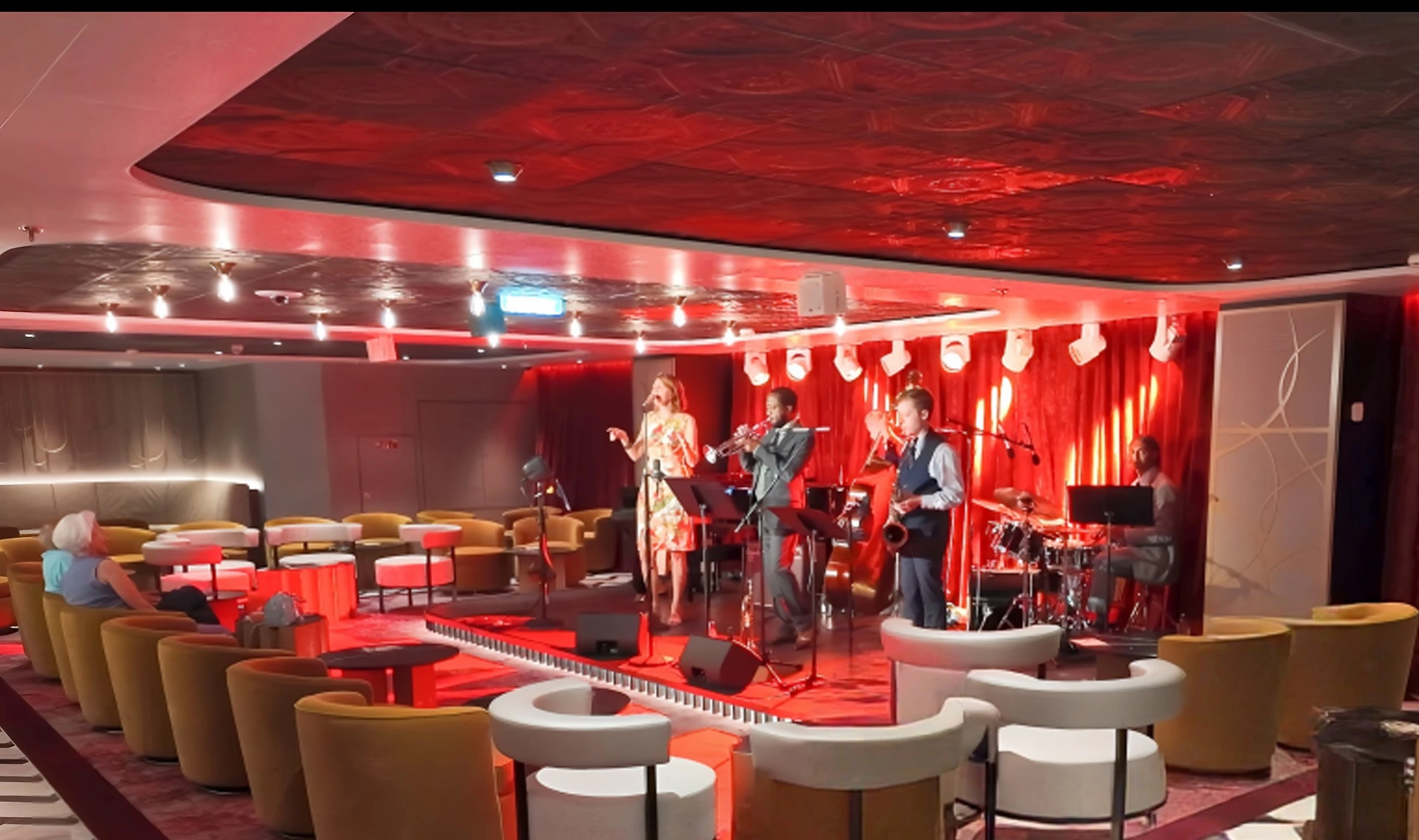 Lou’s Jazz ‘N Blues on Royal Caribbeans Star of the Seas