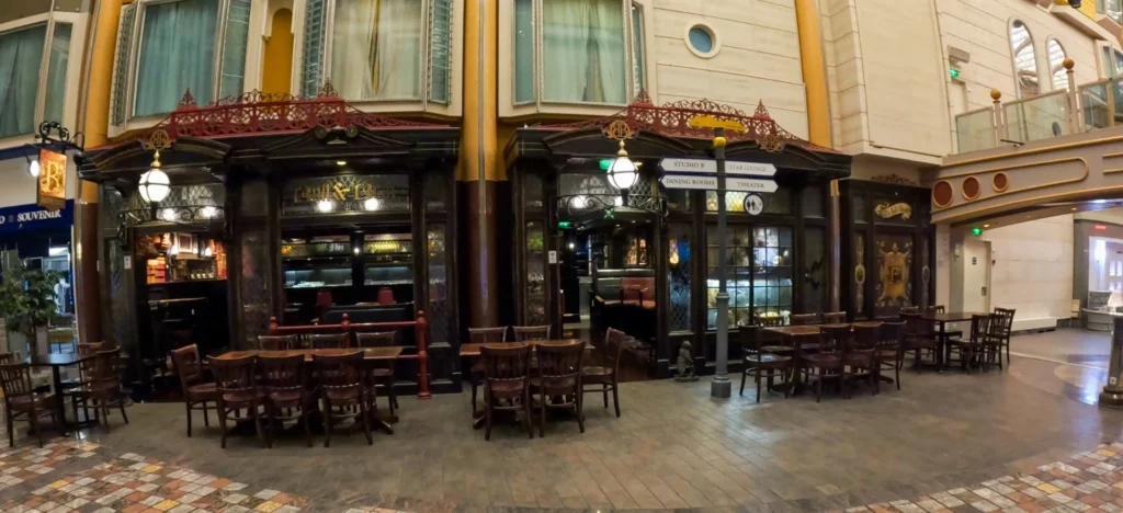 The pub on Freedom of the Seas