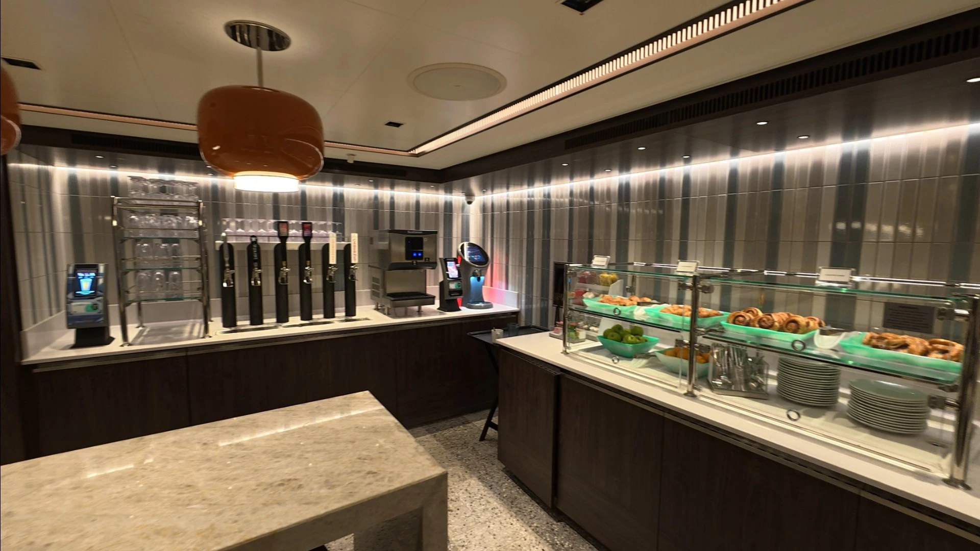 Solo Lounge Drink Area
