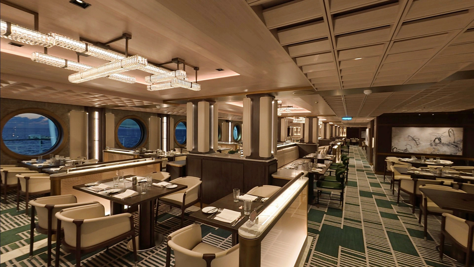 The Commodore Room on Norwegian Luna