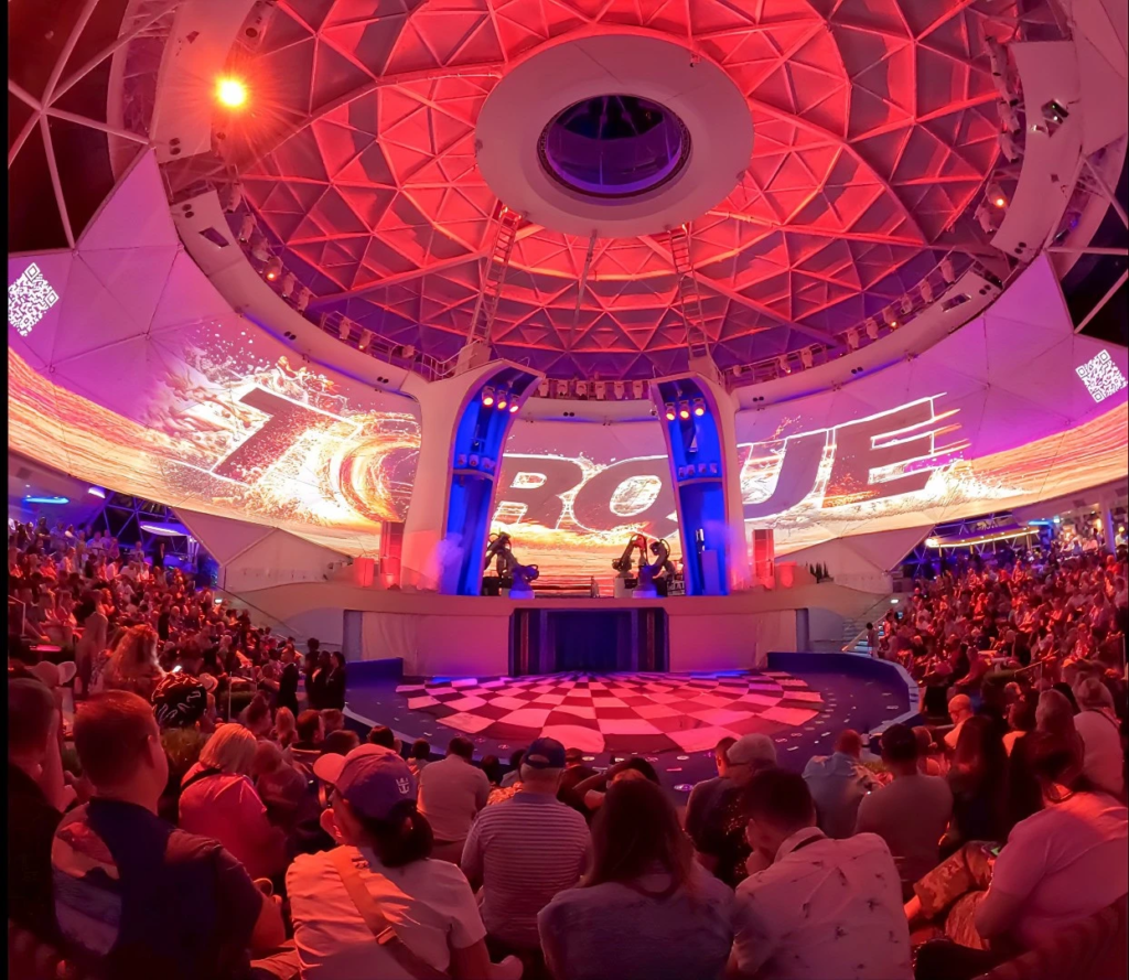 Torque AquaTheater show on Star of the Seas