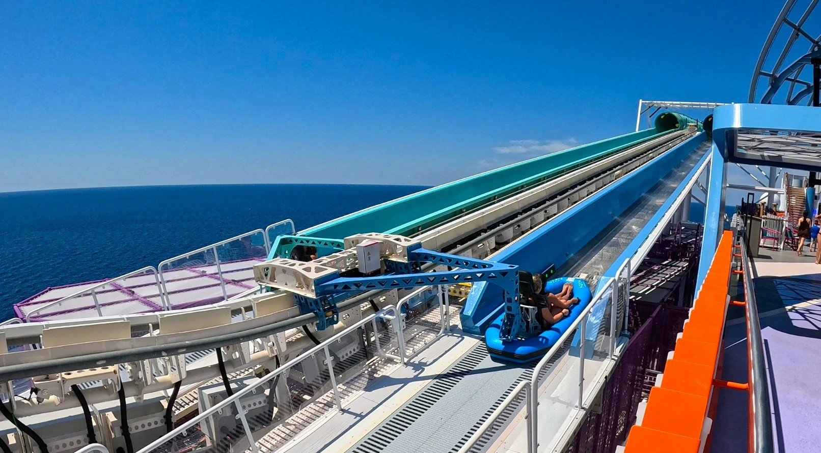 Aqua Coaster Norwegian Luna