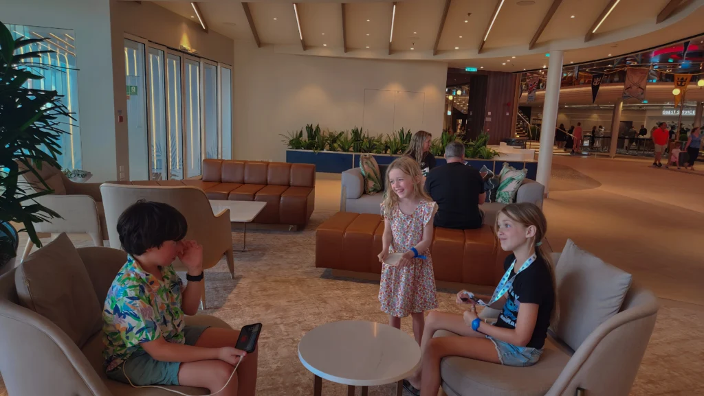 1400 Lobby Bar Icon of the Seas kids