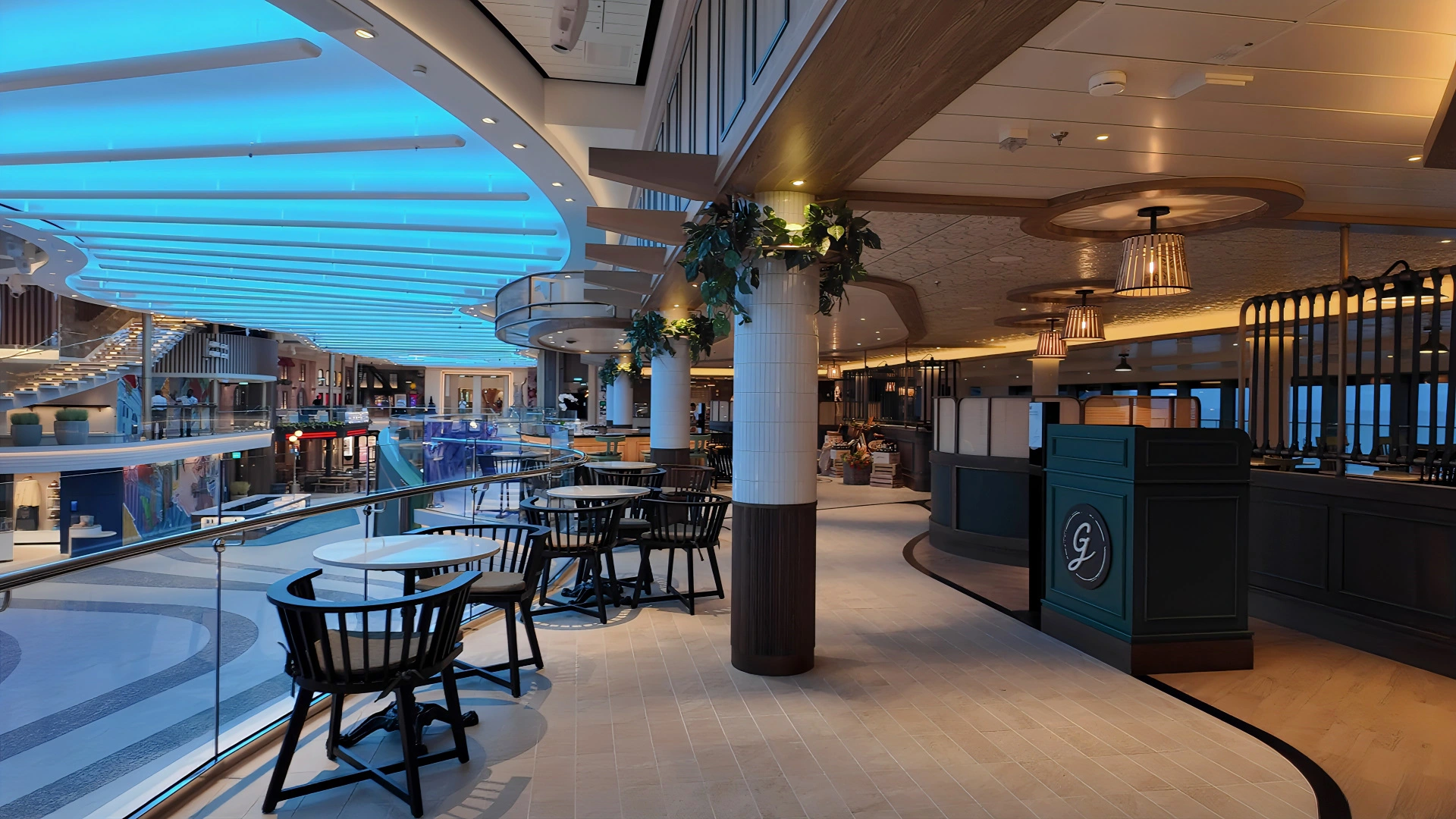 Giovanni’s on the Royal Promenade on Star of the Seas