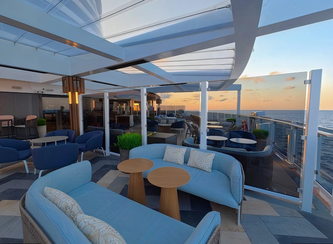 Indulge Lounge Seating Norwegian Luna