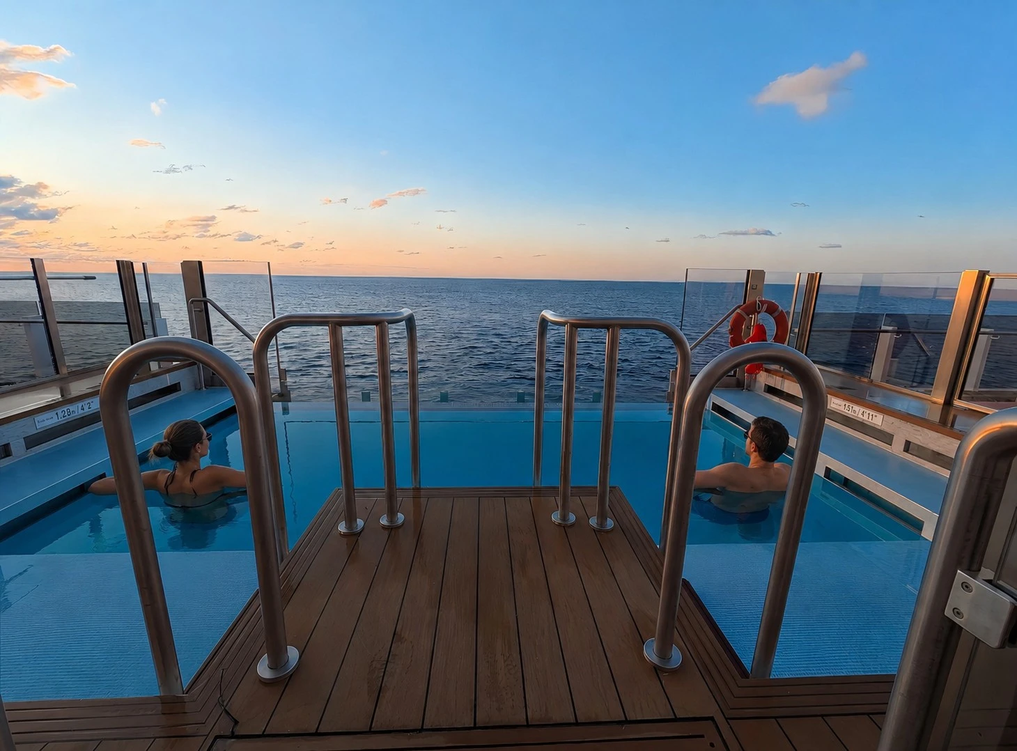 Infinity Pool Norwegian Luna