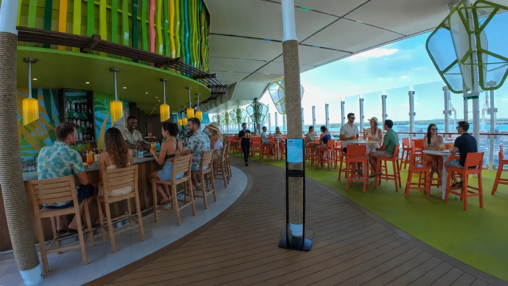 Lime and Coconut Seating Icon of the Seas