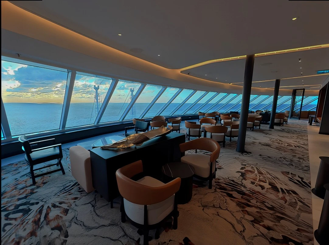 Observation Lounge Norwegian Luna