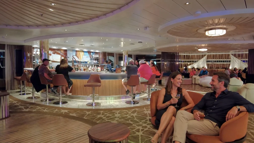 Schooner Bar Busy Icon of the Seas