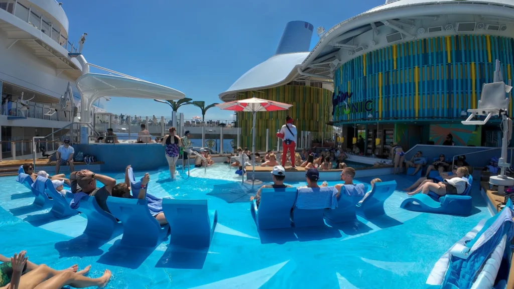 Swim and Tonic Icon of the Seas 1