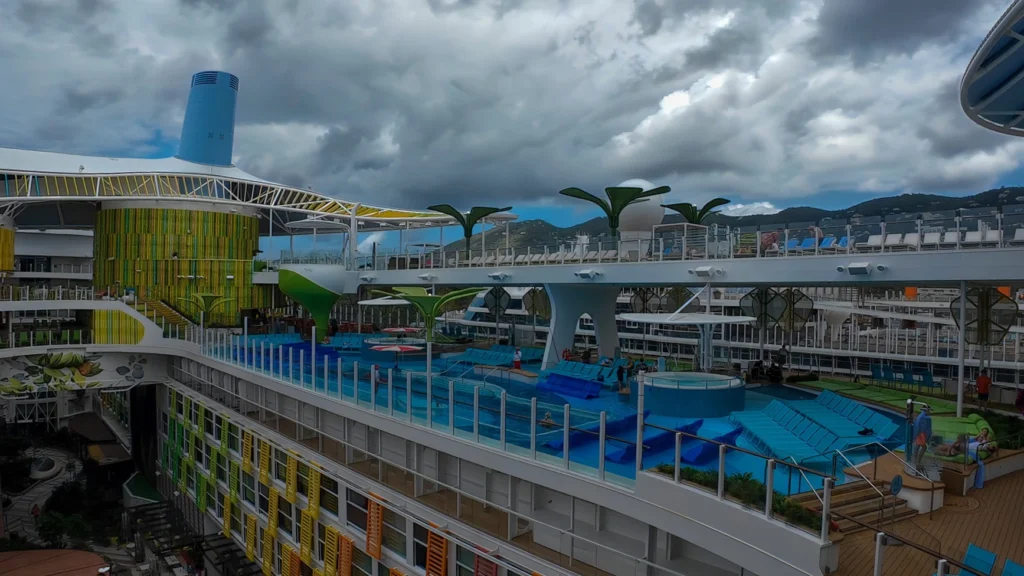 Upper Pool Deck View Icon of the Seas