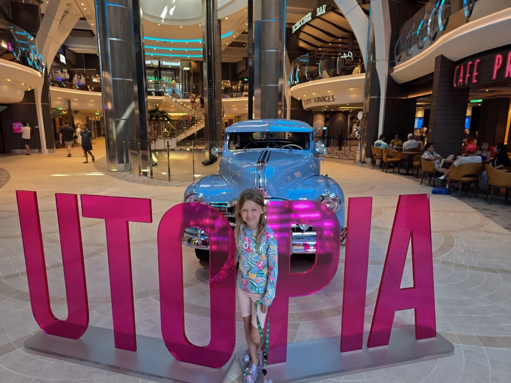 Utopia of the Seas Sign Royal Promenade