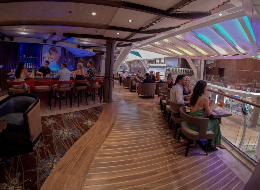 The Schooner Bar piano lounge on Utopia of the Seas