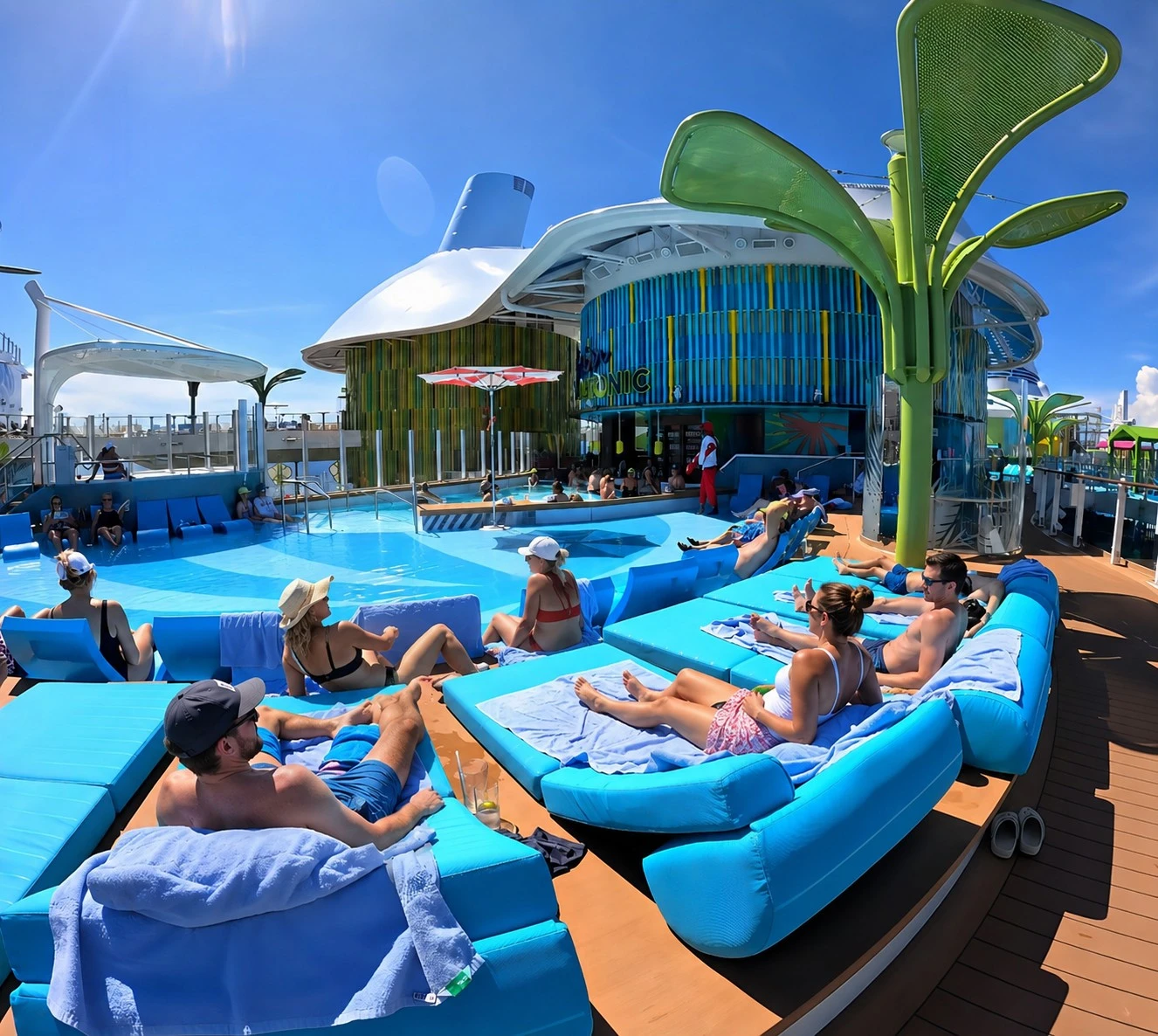 swim and tonic on star of the seas